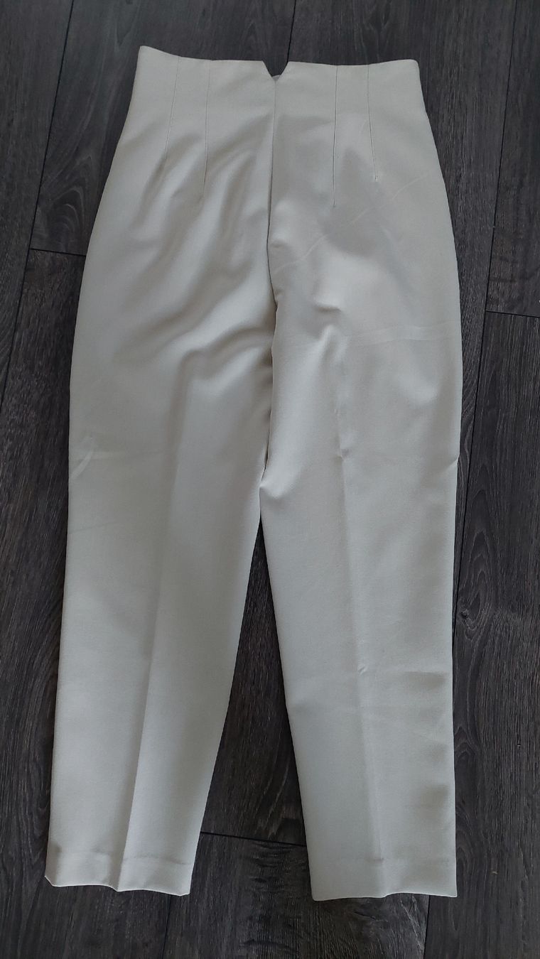 Zara Pantaloni: Elegante Stoffhose in Creme - Grösse 34 – Usato da Gwatt (Thun) venduto da Letzte-Chance-II 9
