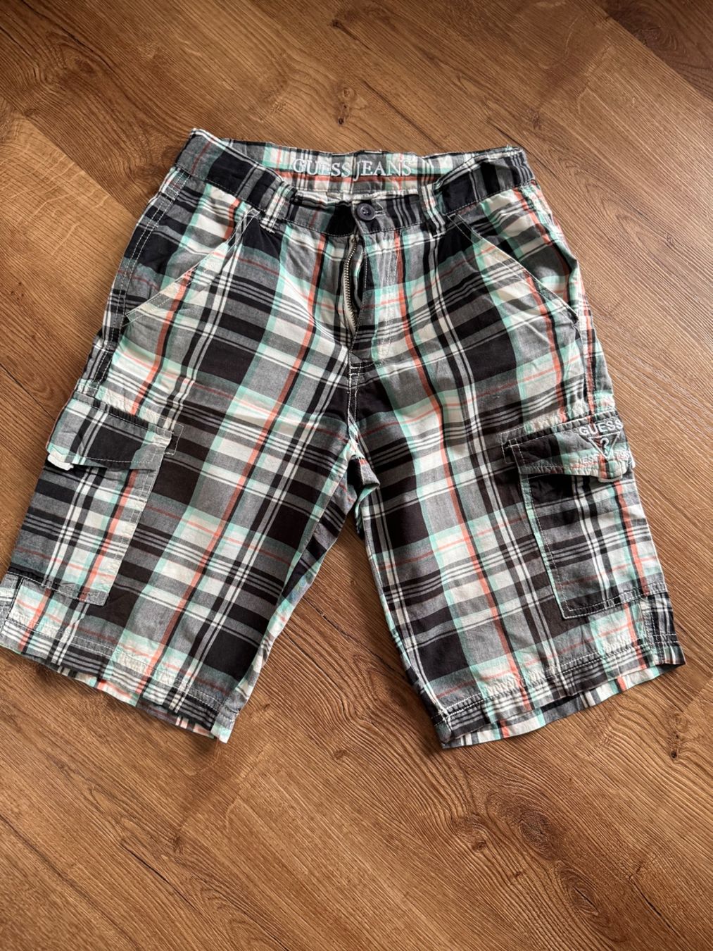 Guess Pantaloni: Marken Shorts – Usato da Frauenfeld venduto da Jacqueline050 1