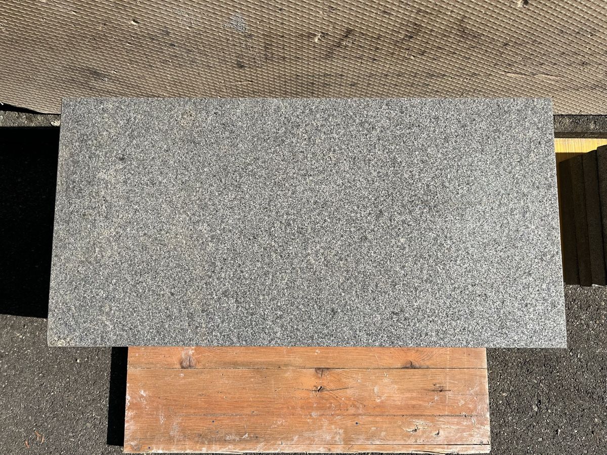 Bodenbeläge: Natursteinplatten und Gartenplatten – Gebraucht aus Rorschach von St.Galler01