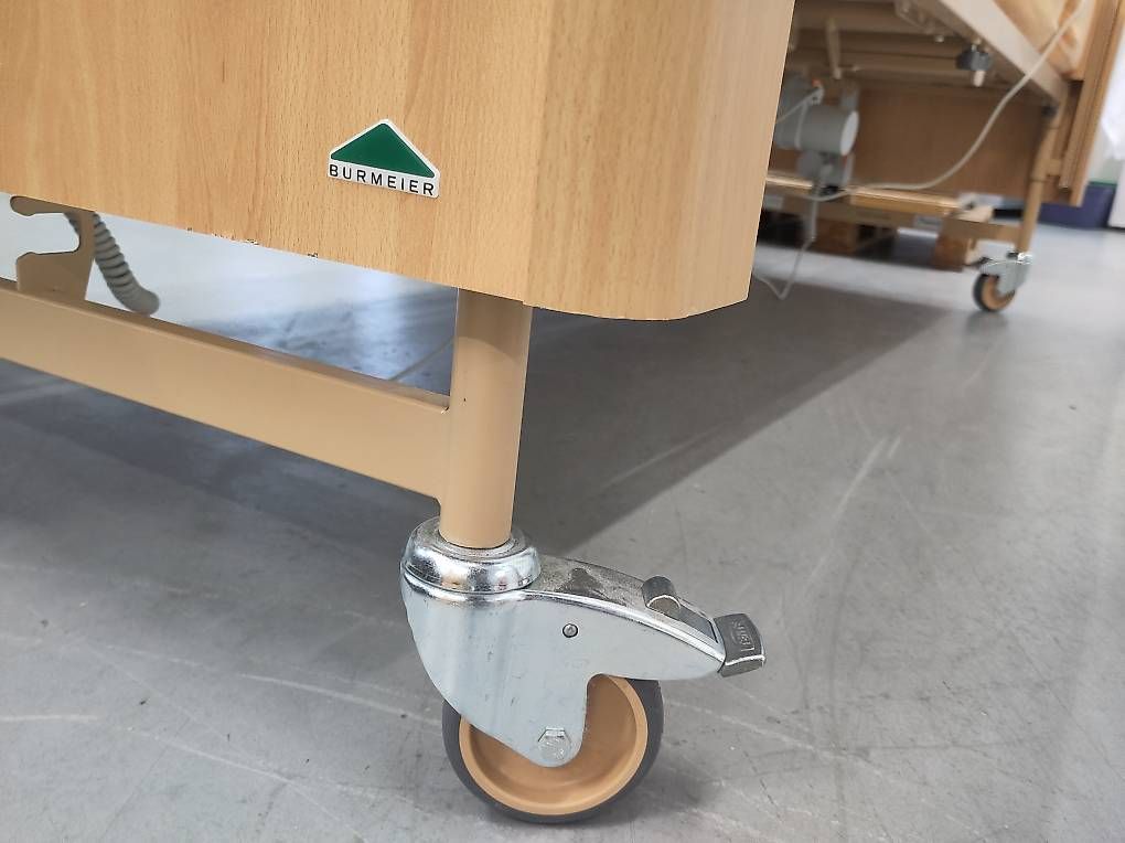 Lits: Burmeier Elektrobett / Pflegebett Dali 2024 – D'occasion à Pratteln par Cartonsducoeur_bl 2