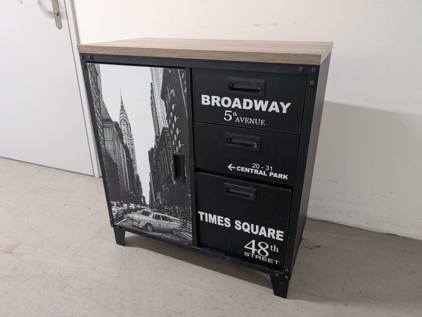 Kommoden: Kommode schwarz, Broadway, New York Style – Gebraucht aus Glattbrugg von Rose198 1