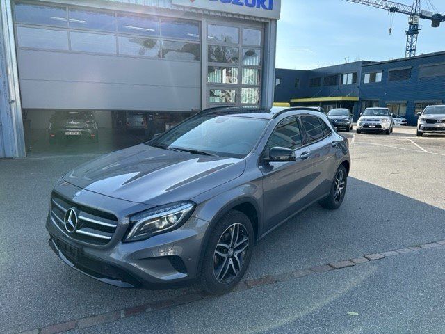 Gla Mercedes Anhngelast