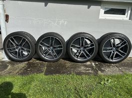 Sommerreifen mit Felgen M810 für BMW M5 / M8