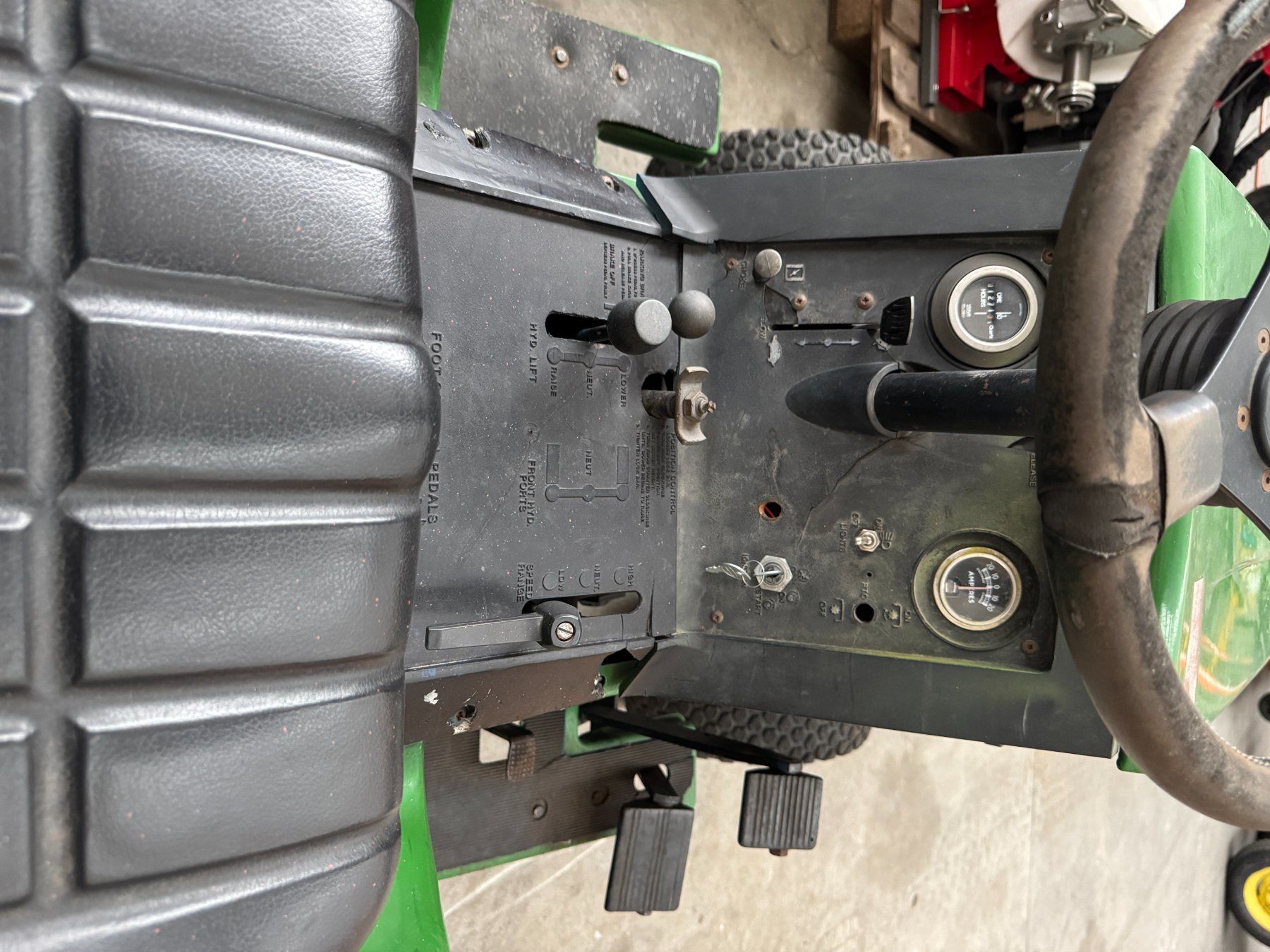 Tutte le macchine: Rasentraktor John Deere mit Hydraulischem Schneepflug – Difettoso da Gunzgen venduto da AmGuTe 5