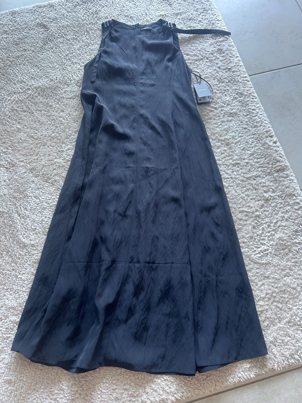 Massimo Dutti Robes: Robe Massimo Dutti neuve – D'occasion à Courrendlin par loko2910 1