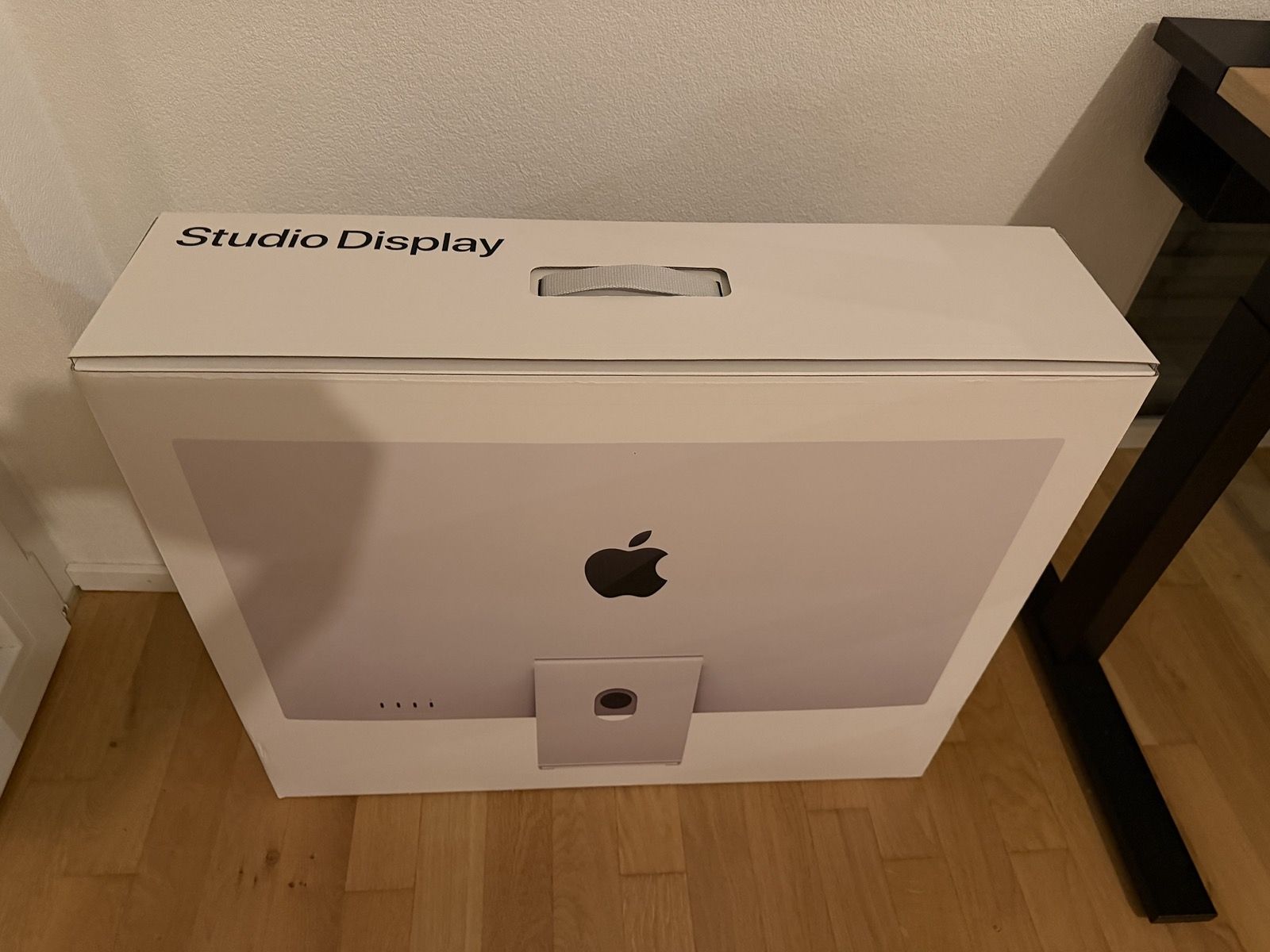 Monitore: Apple Studio Display – Neu (gemäss Beschreibung) aus Biel/Bienne von Leila32 3