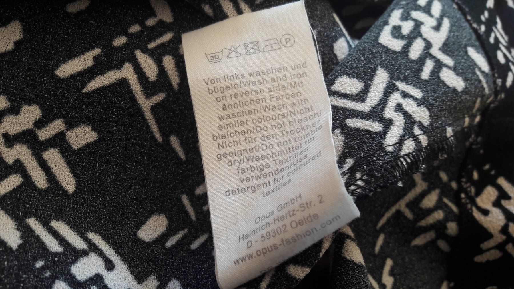 Opus Blusen: OPUS blouse noir blanc T. 40 – Gebraucht aus Tavannes von Brocashop 4
