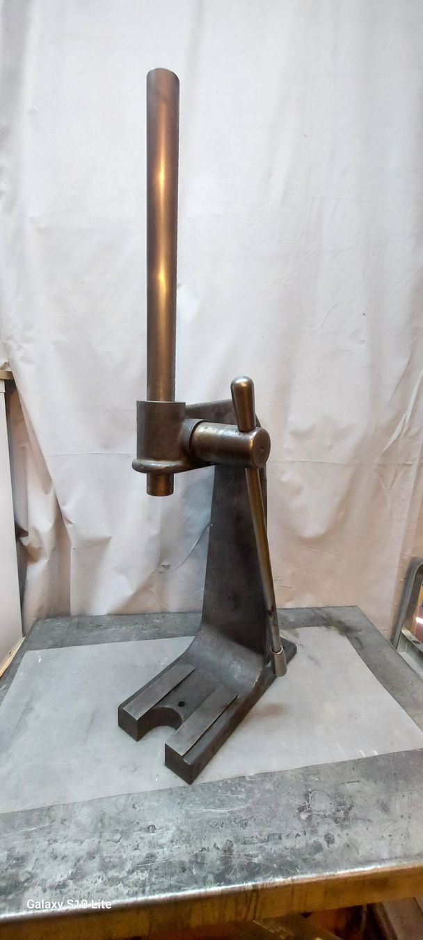 Tous les outils: Hand-Presse – D'occasion à Riken AG par ebufix 5