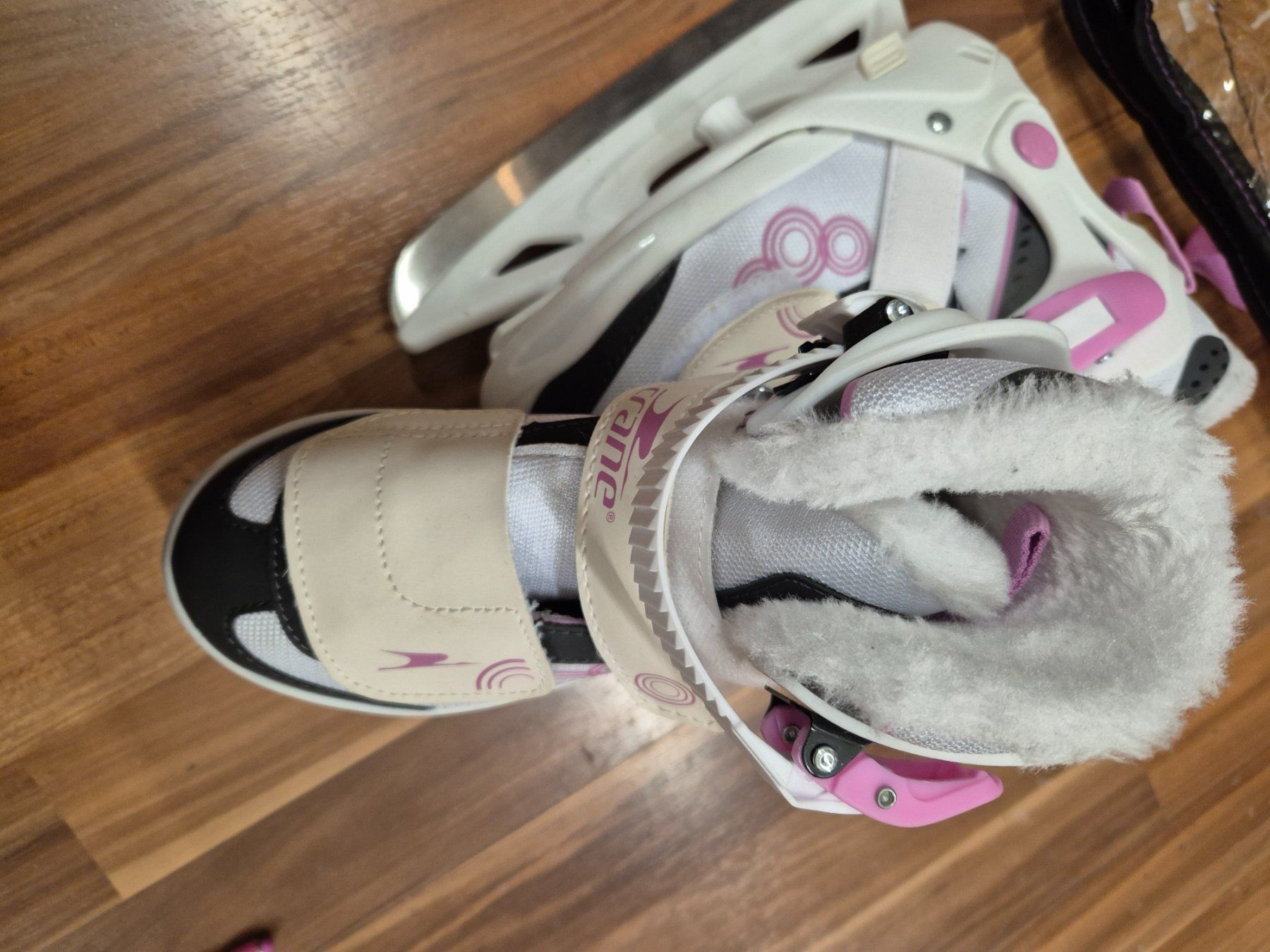 Pattini da ghiaccio: Gefütterte Schlittschuhe gr29 -33 B – Usato da Schwarzenburg venduto da Flamingo07 1