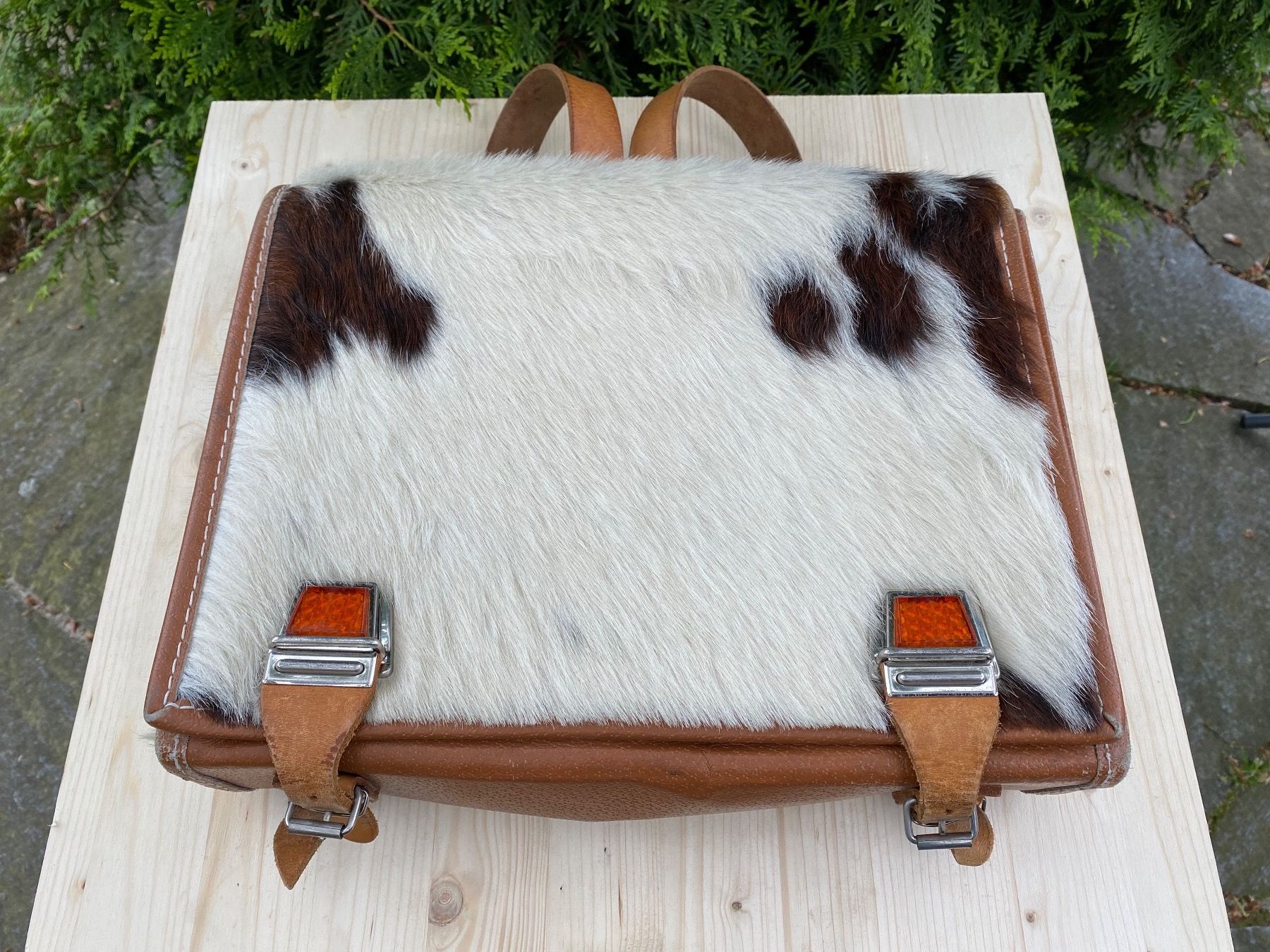 Rucksäcke: schöner Vintage Schulranzen mit Fell – Gebraucht aus Feldbach von Fea1