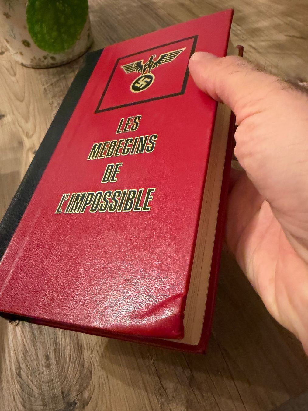 Libri: Les médecins de l’impossible – Usato da Froideville venduto da vin_ynl9 3