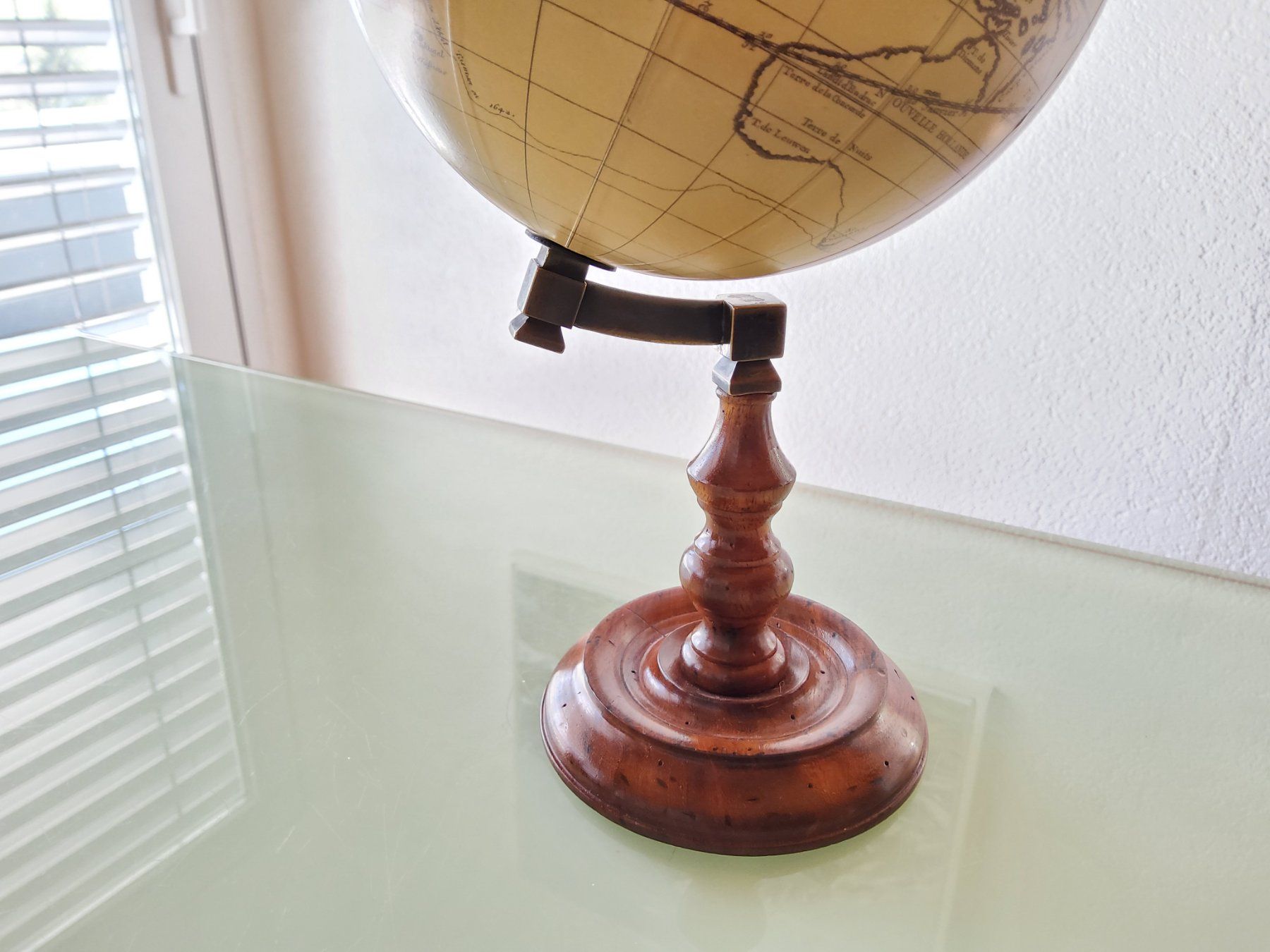 Sonstige Dekorationen & Accessoires: Petit globe terrestre décoratif ancien  – Gebraucht aus Malleray von Broc-Mo 7
