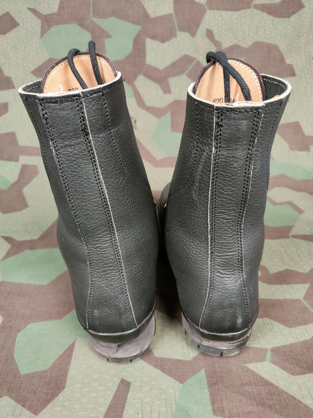 Schweizer Armee Uniformi: Kampfstiefel Ord. 1990, Grösse 280 6 – Usato da Bauma venduto da SwissMilitaria 3
