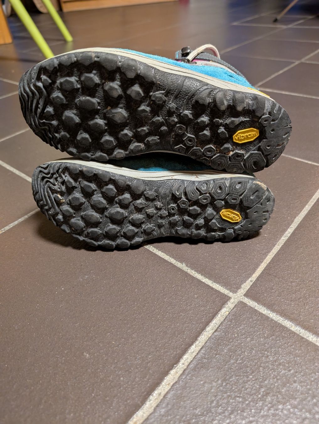 Chaussures garçon: Wanderschuhe, Grösse 33 – D'occasion à Nods par BieneS 1