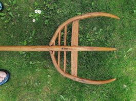 Ancienne fourche en bois.
