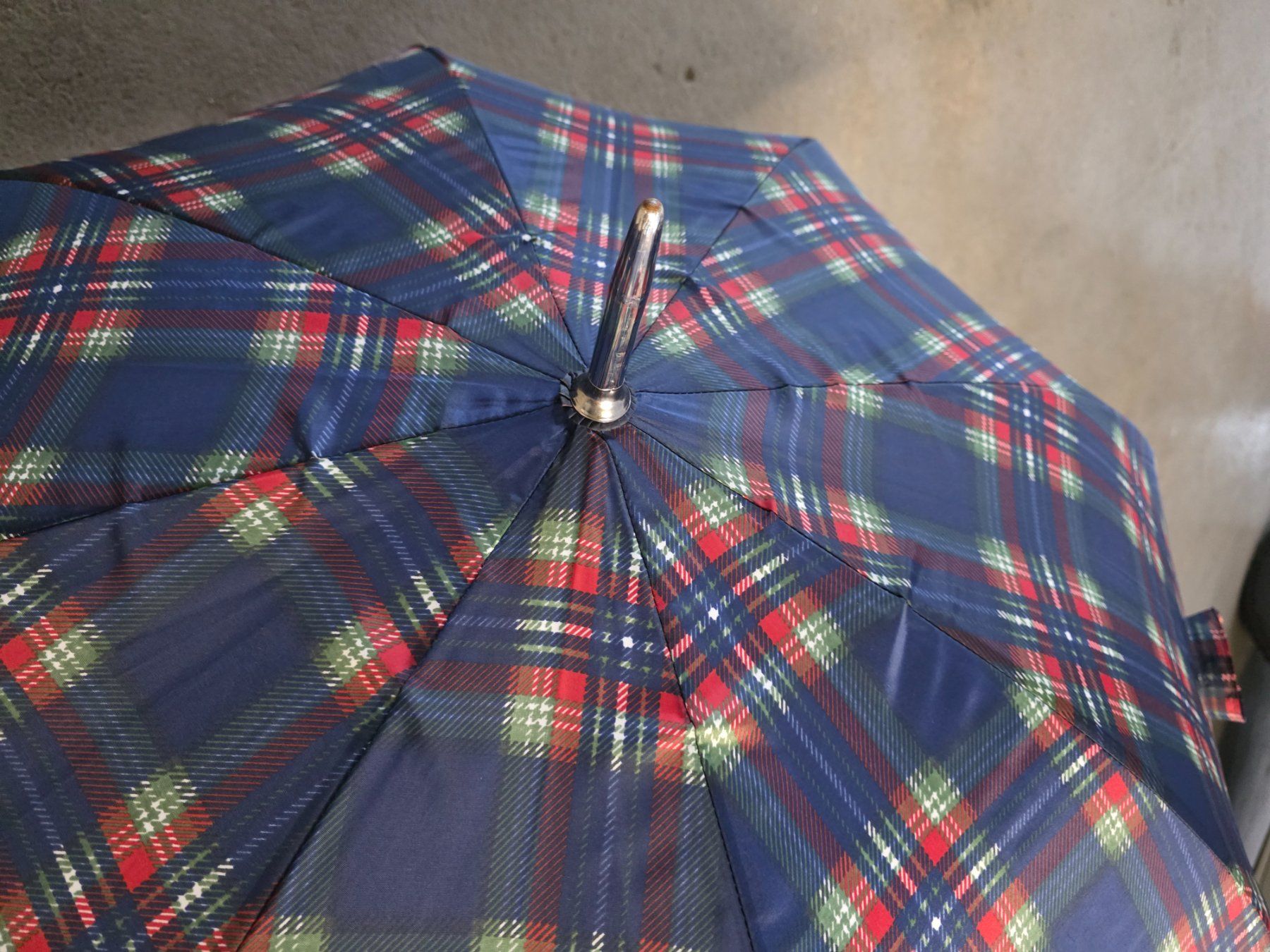 Ombrelli: robuster Regen Schirm 97cm x 118 cm C & A – Usato da Walterswil BE venduto da Lonitti 6