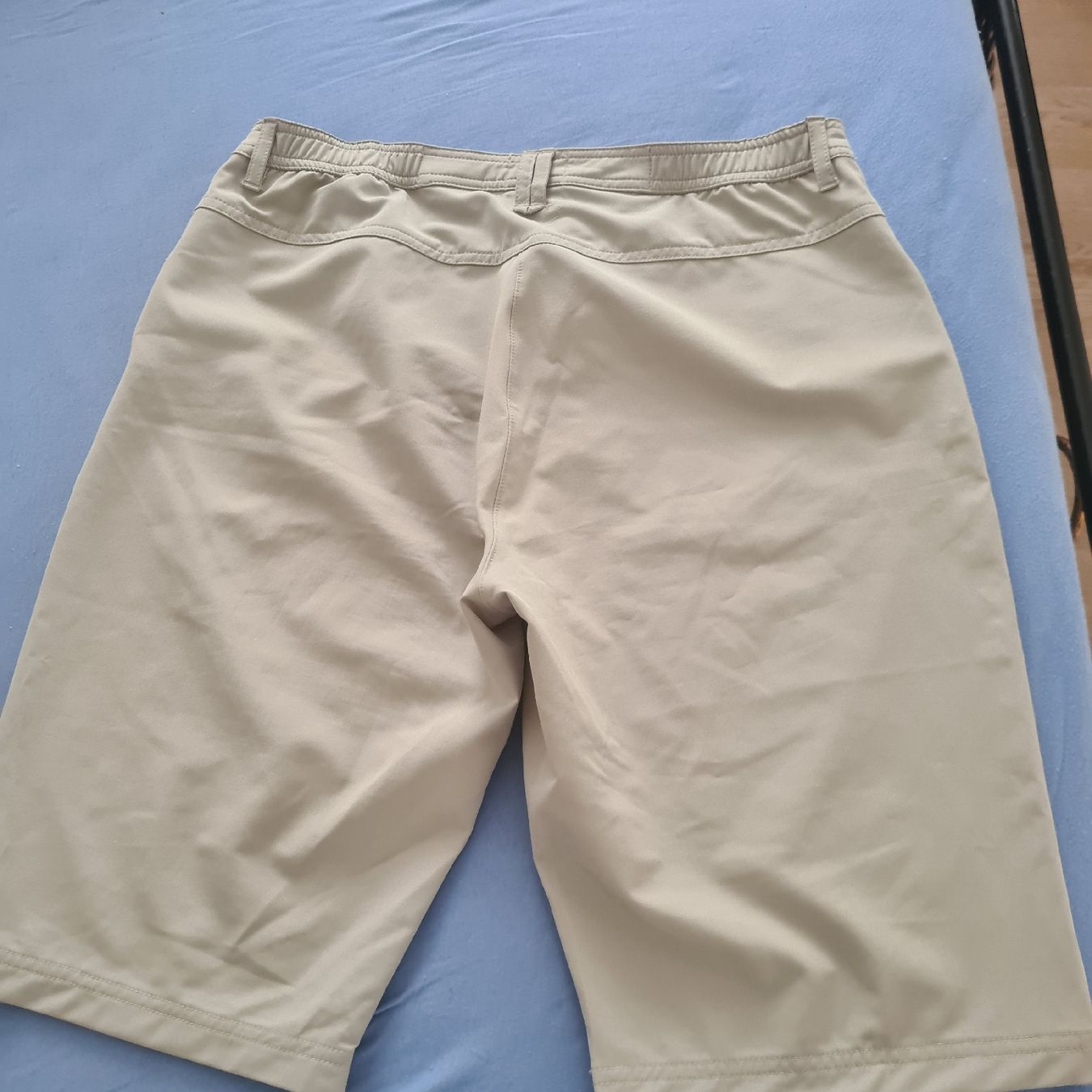 Pantaloni: LPO Damen Shorts  Gr 38 – Usato da Steinen venduto da turbogeiss99 5
