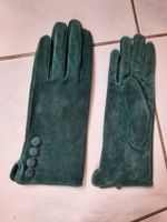 PAIRE DE GANTS, en CUIR SUÈDE