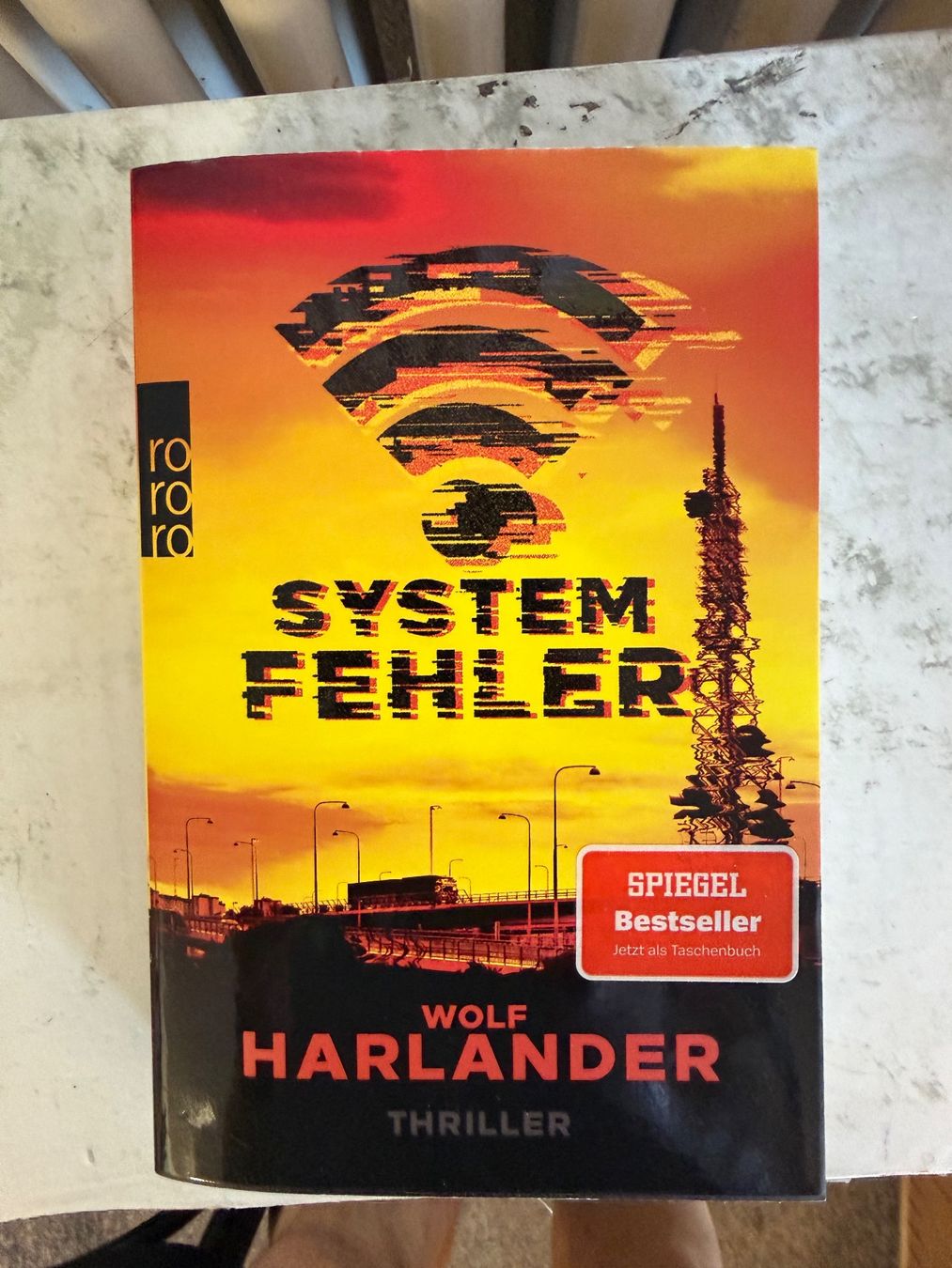 Bücher: Wolf Harlander: Systemfehler – Gebraucht aus Dietikon von Buchantiqdietikon