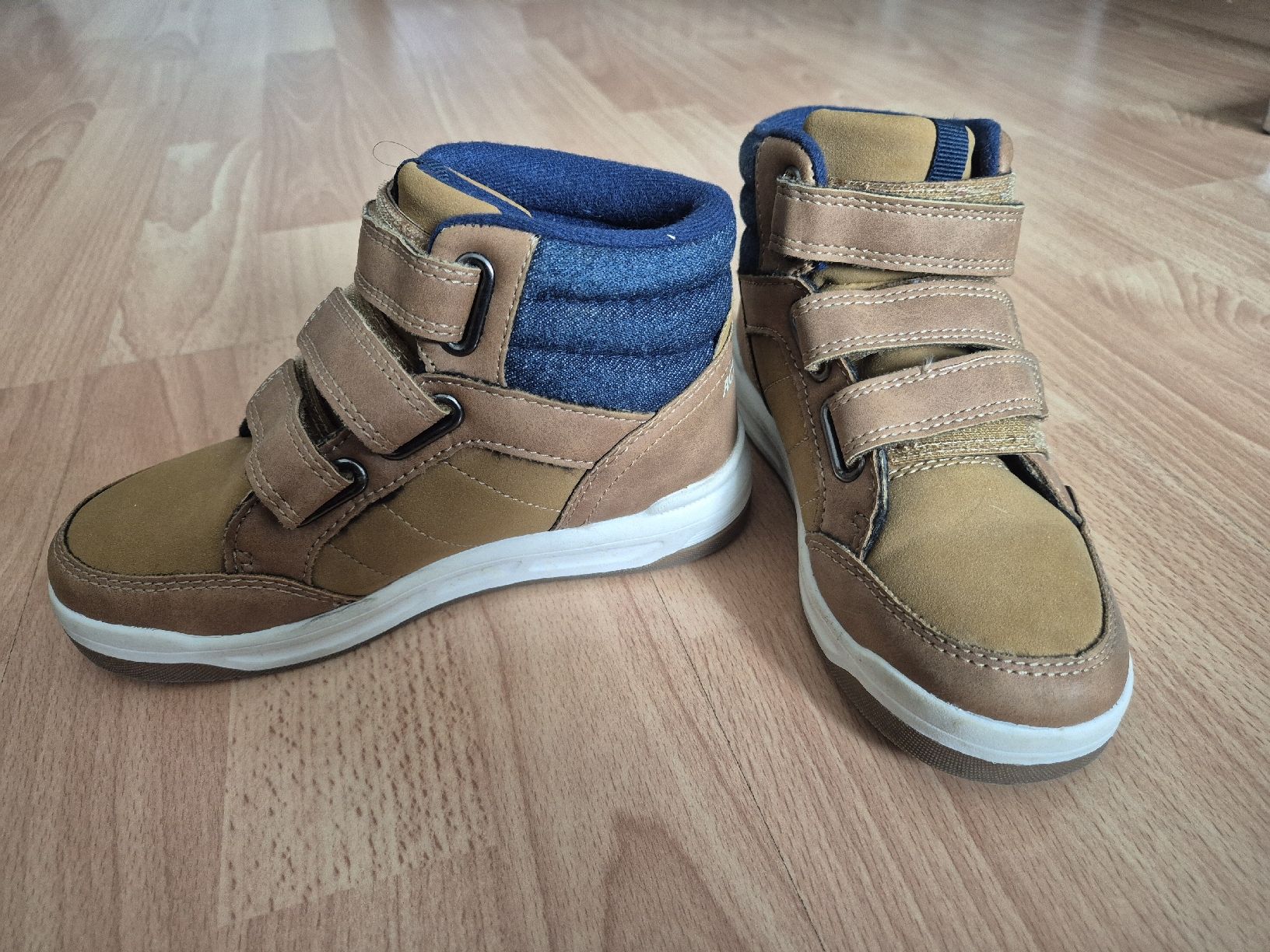 Scarpe da uomo: Vty Kinder-Sneaker Gr. 30 – Usato da Oberuzwil venduto da mar_zq5f 3