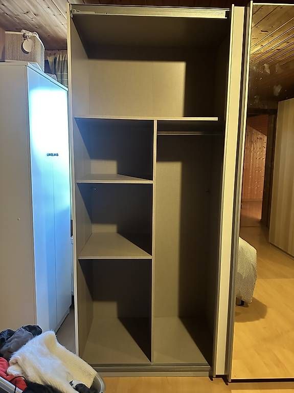Schränke: Armoire penderie – Gebraucht aus Gingins von LolotteMo 1