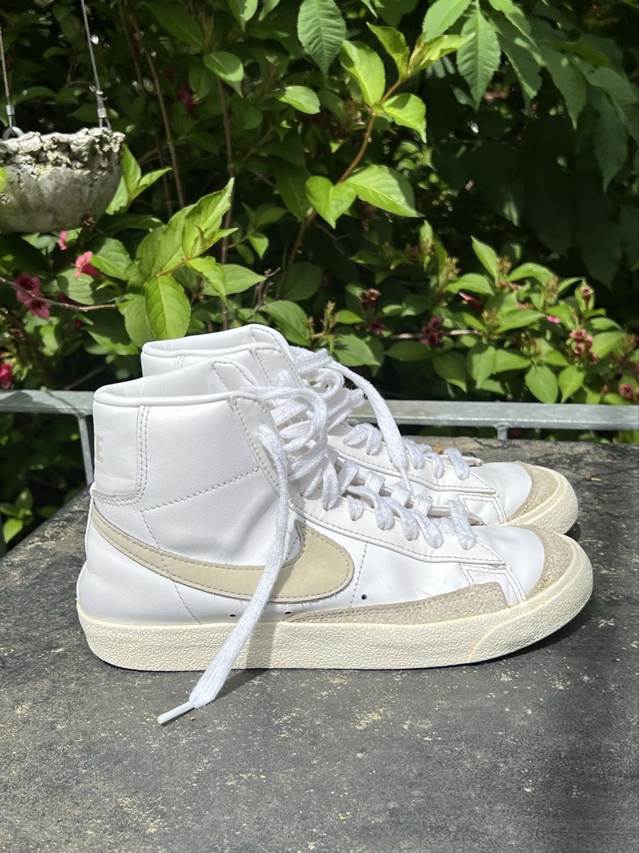 Nike Scarpe da donna: Nike Blazer Mid '77, Gr 38 Weiss/Beige – Usato da Häfelfingen venduto da jul_g7r8