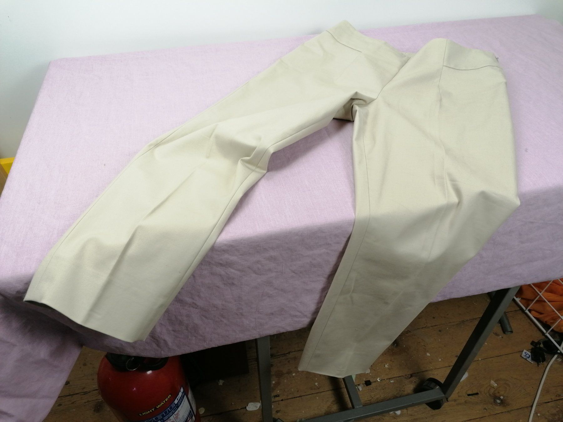 Akris Pantaloni: Elegante Damenhose AKRIS – Usato da Köniz venduto da Brockenreich
