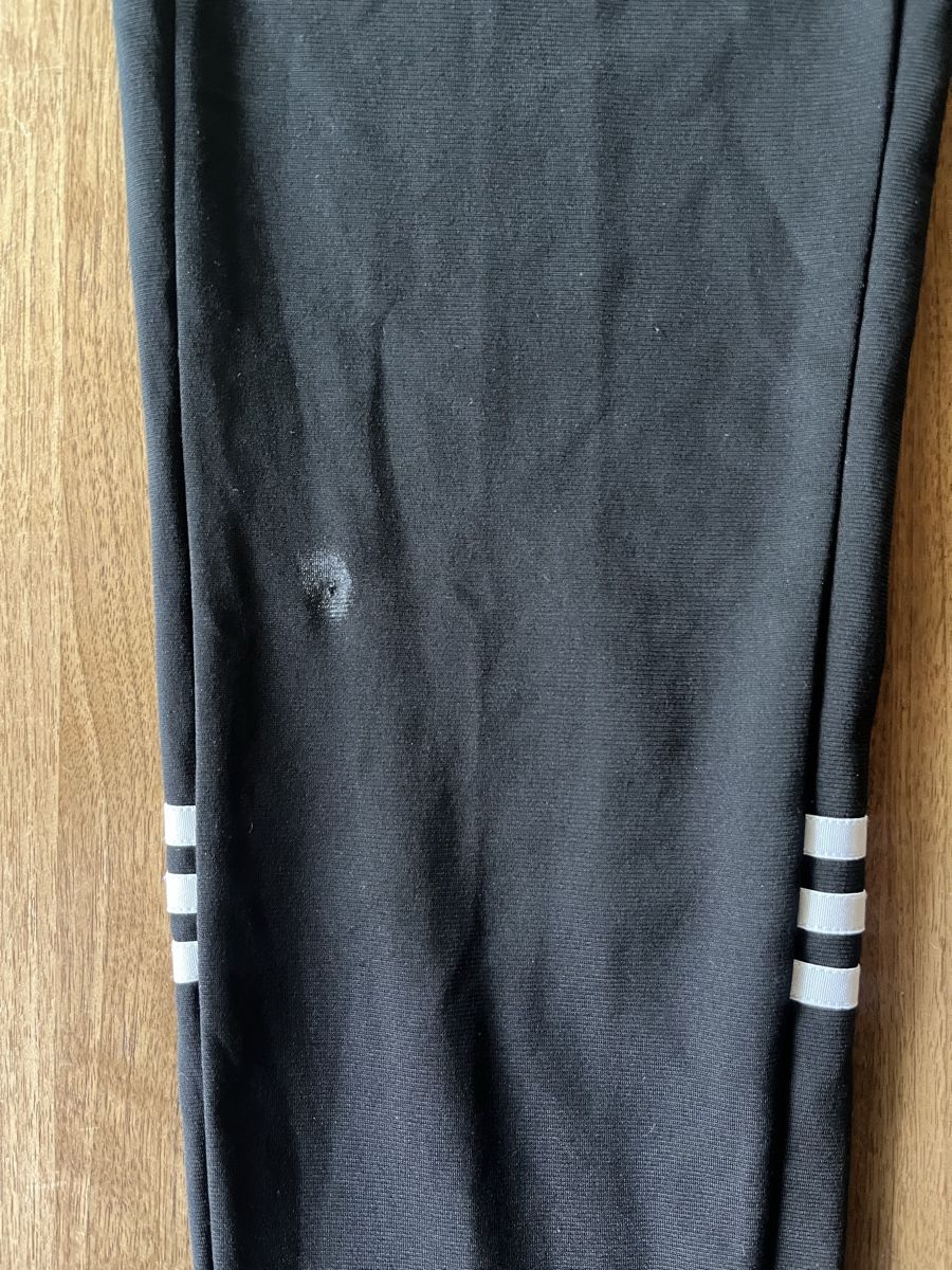 Adidas Pantaloni: Adidas Trainingshose schwarz – Usato da Belp venduto da jon_y6sj 2