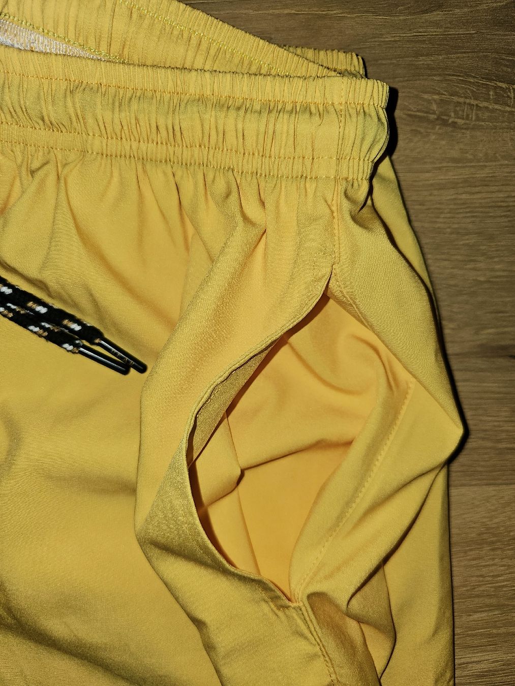 Pantaloni: Yellow Bear shorts, size XL, good condition – Usato da Ostermundigen venduto da gar_lv2x 3