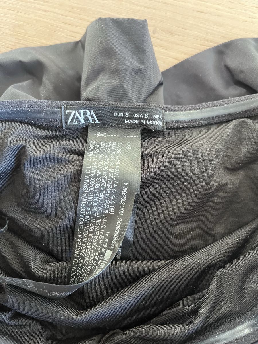 Zara Costumi da bagno & Bikini: Zara Badeanzug, Gr.S, Schwarz, Volant – Usato da Pfäffikon SZ venduto da humming-bird 3