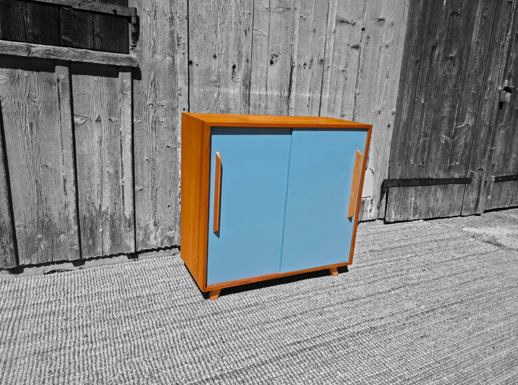Cassettiere: Schiebetüren Sideboard  restauriert – Usato da Haslen AI venduto da Vintagelix 1