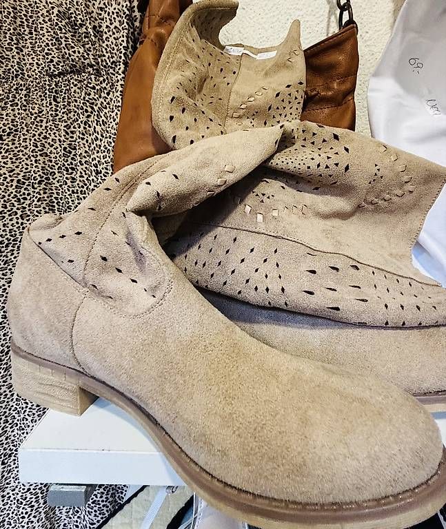 Scarpe da donna: NEUE BOOTS  – Usato da Alpnach Dorf venduto da lis_626v