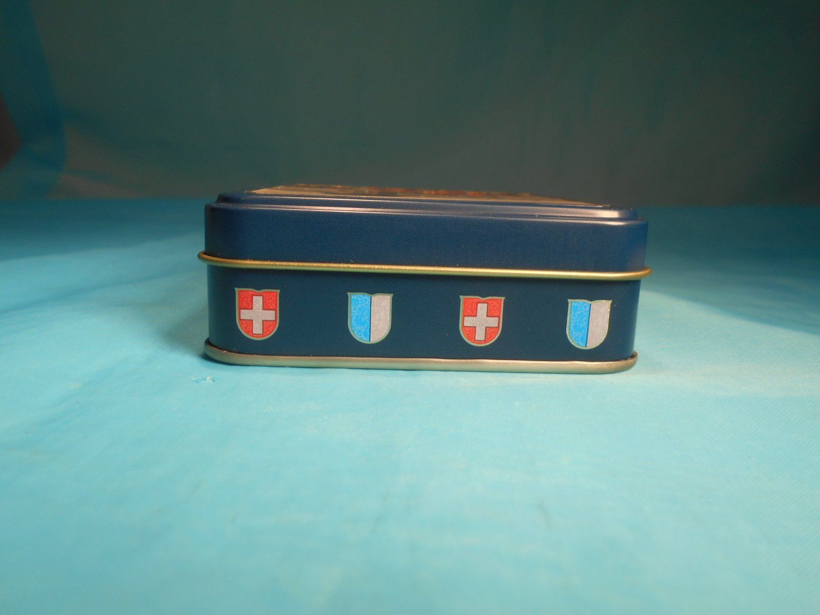 Sonstige Dekorationen & Accessoires: Blechbüchse Luzern, blau, golden – Gebraucht aus Bellach von JingleCherry 2