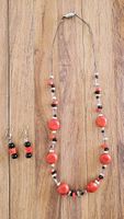 Schmuckset Collier und Ohrringe mit Korallensteine. Handmade