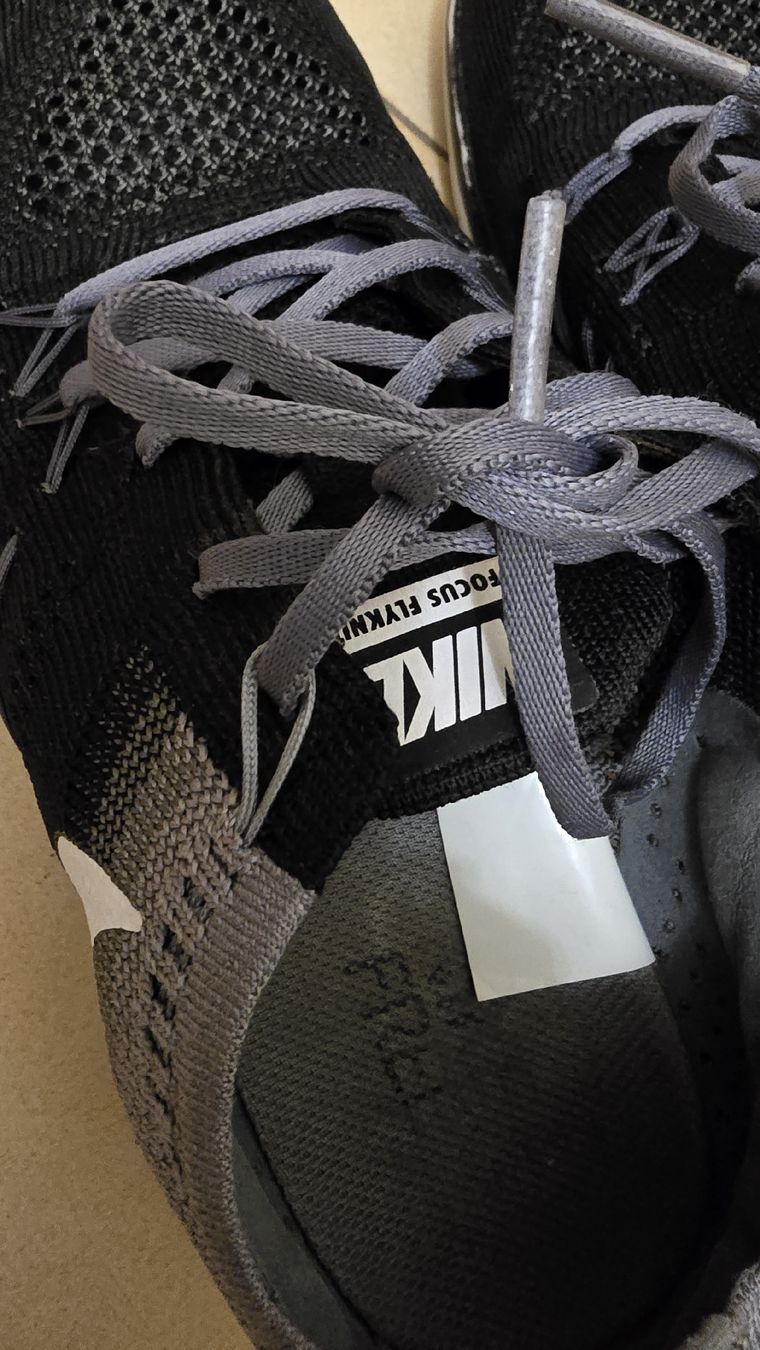 Nike Scarpe da donna: Baskets Nike Flyknit grises et noires, T36 – Usato da Genève venduto da Saleena 7