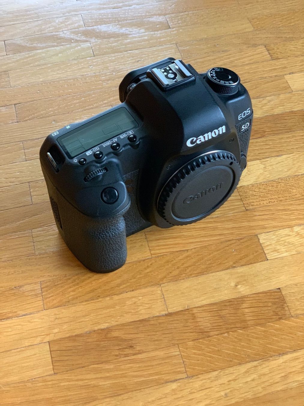 Canon Kamera: Canon EOS 5D MK II – Gebraucht aus Chavannes-près-Renens von Zerozeks