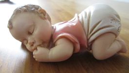 A.Lucchesi Sammelfigur Schlafende Baby Porzellan
