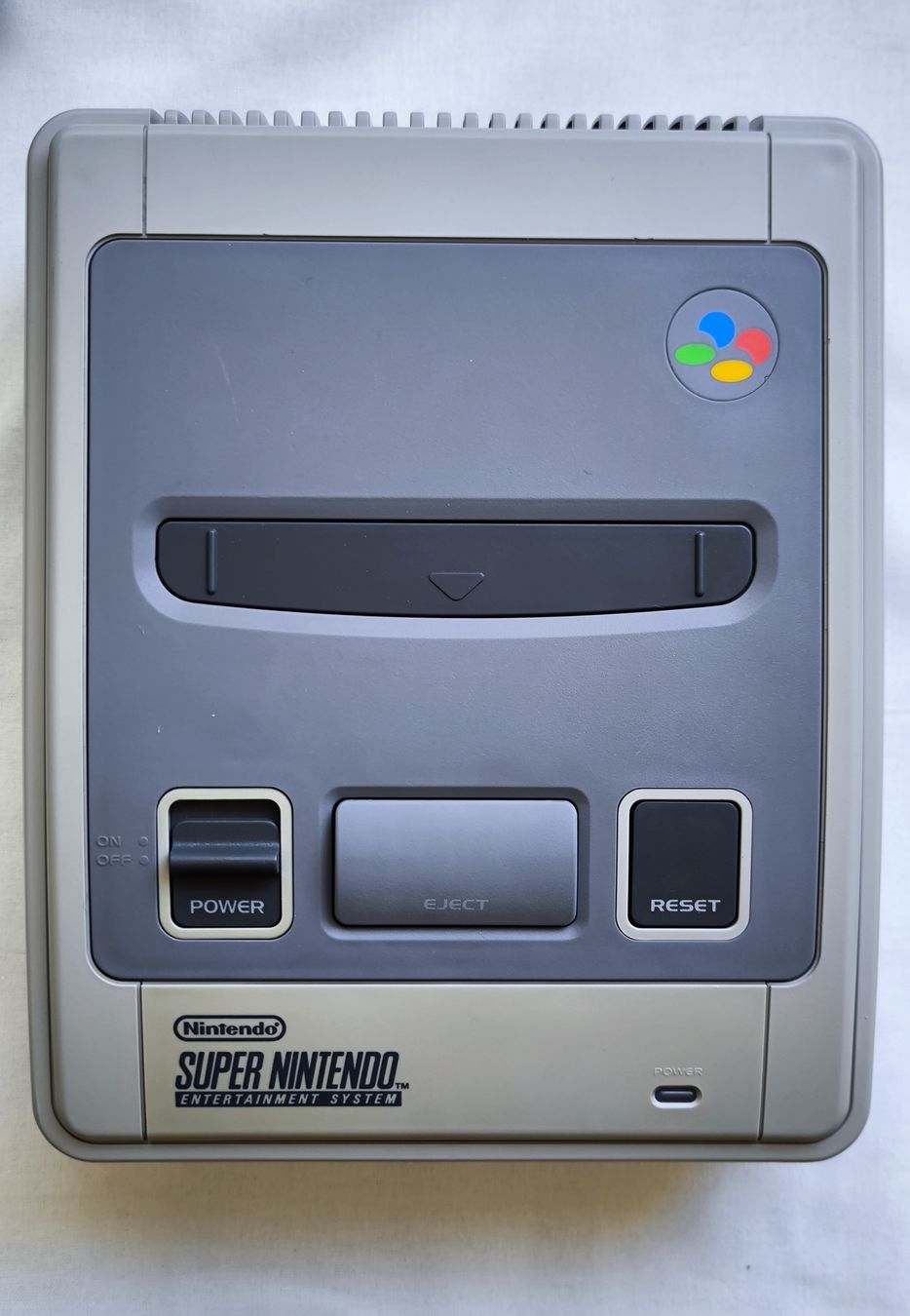 Nintendo Konsolen: Console Super Nintendo - SNES + 1 game – Gebraucht aus St-Prex von Deetouch 1