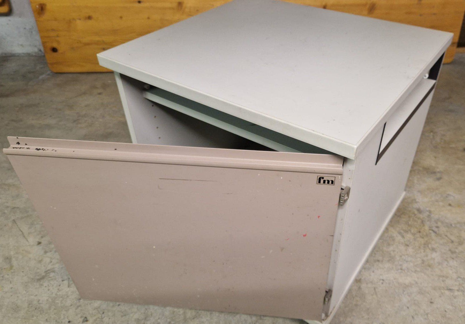Korpus: Rollcontainer klein – Gebraucht aus Seengen von Pfoesu07 2