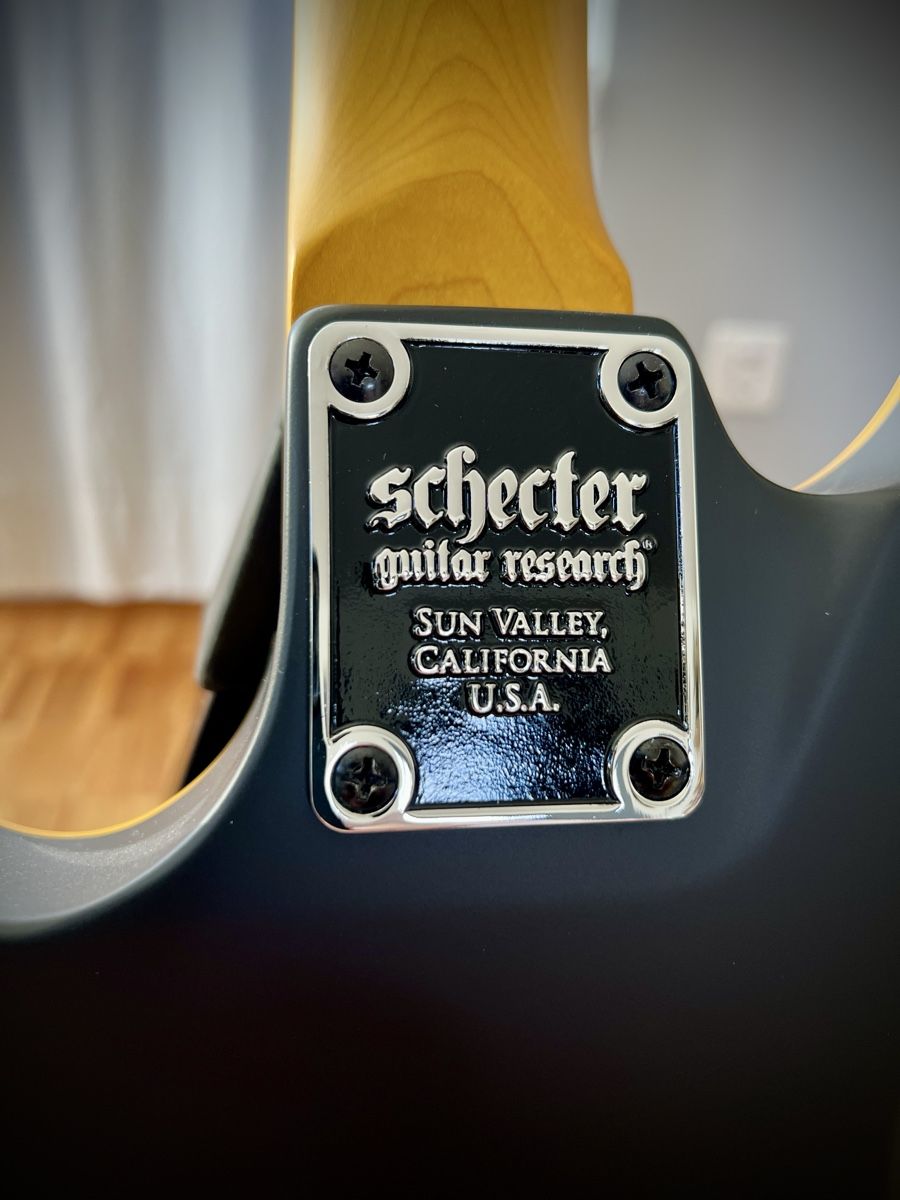 Schecter Musikinstrumente: Schecter Demon6+EMG James Hetfield Active Pickups – Gebraucht aus Netstal von antology 5