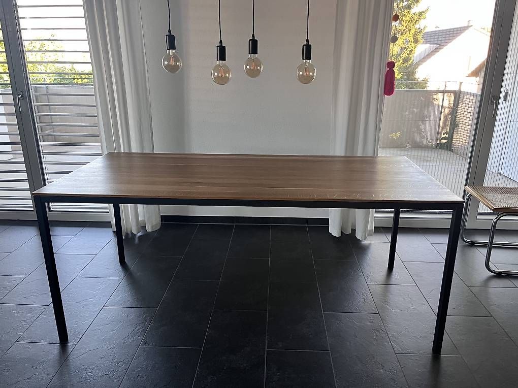 Tables: Hochwertiger Tisch aus Eiche von Möbel Pfister – D'occasion à Stein am Rhein par ben_58nt 1