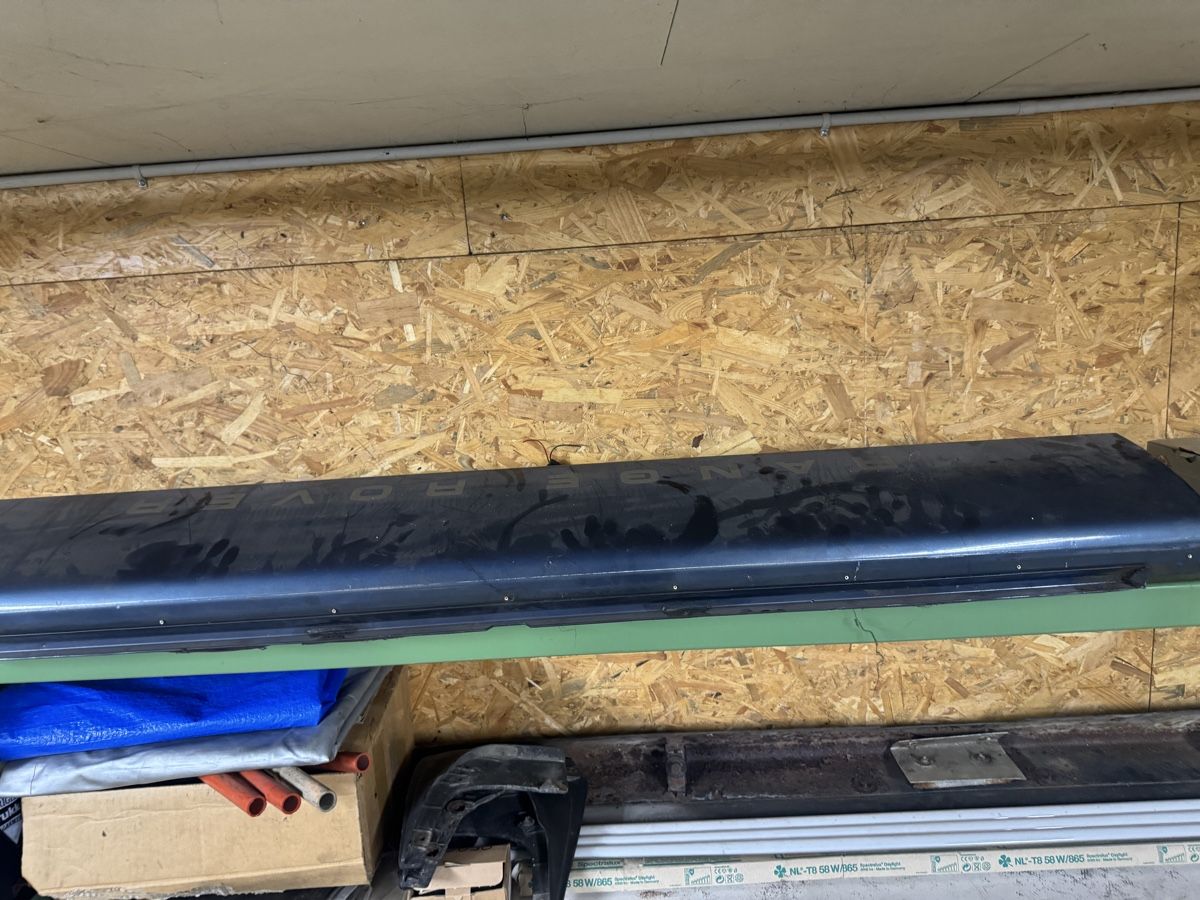 Land Rover Toutes les pièces auto: Heckklappe Unterteil Range Rover Classic, gebraucht, – D'occasion à Eschenbach SG par Gthom 3