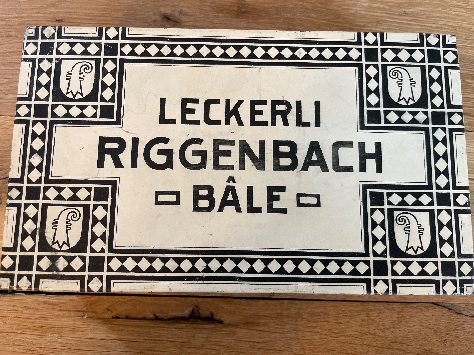 Pots: Leckerli Riggenbach Basel antike Blechdose – D'occasion à Winterthur par cheerio97 1