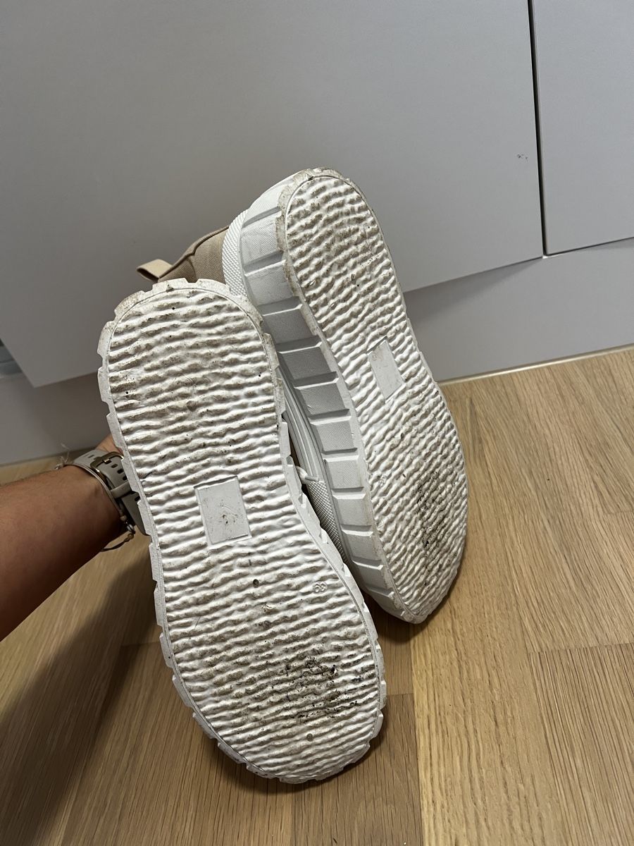 Chaussures femmes: Platteau Sneaker Beige – D'occasion à Rapperswil SG par Tiniva 5