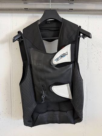 Helite GP Air Airbagweste Motorrad