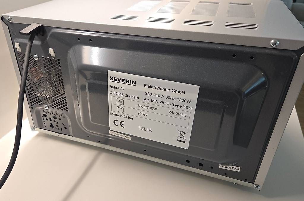 Forni: 2-in-1 Mikrowelle mit Grillfunktion Severin MW7874, NP 138.- – Usato da Zürich venduto da flavoured 2