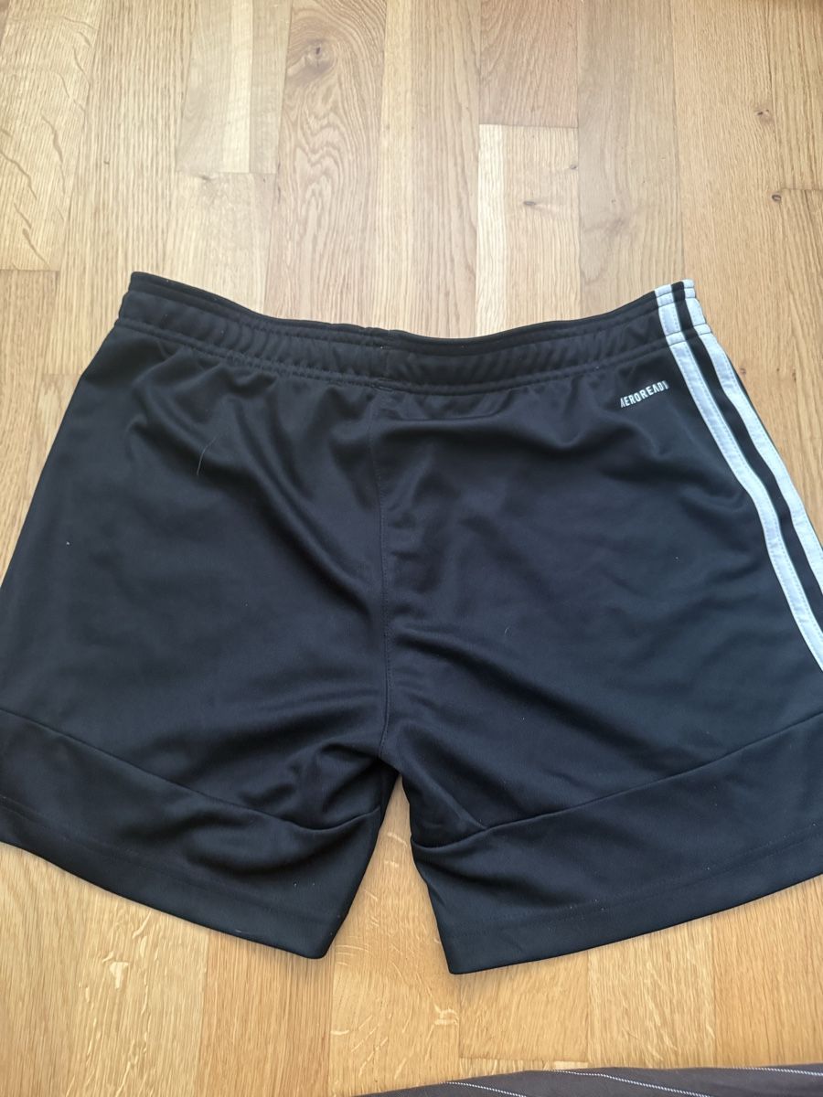 Adidas Pantalons: Shorts Adidas – D'occasion à Kriens par tullia-07 1