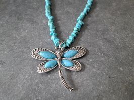Collier vintage en pierre de pin