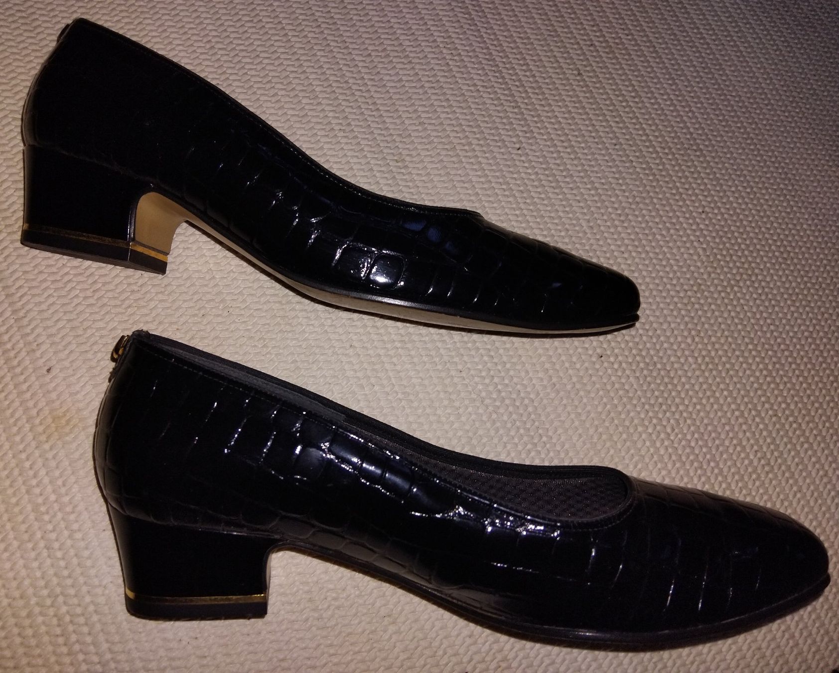 Ara Scarpe da donna: Lack-Lederschuhe Gr. 71/2 - Weite H – Usato da Rorschach venduto da kristys 5