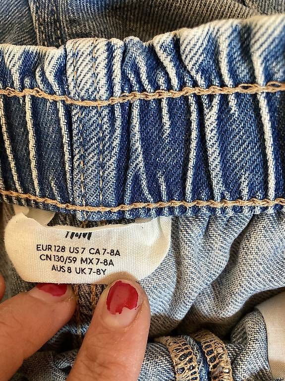 Pantalons: Jeans Shorts Mädchen – D'occasion à Haldenstein par meladin 3